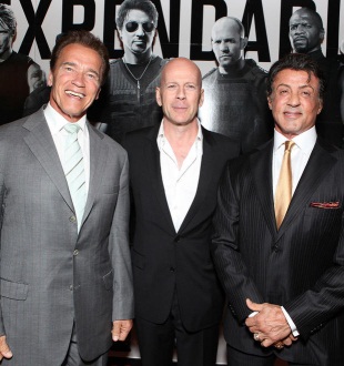 Schwarzenegger (junto con Bruce Willis y Sylvester Stallone) contempla regresar al cine luego de su breve participación en "The Expendables" el año pasado